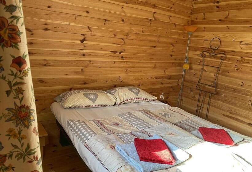 غرفة قياسية ثلاثية مزودة بشرفة, Kerca Bio Farm