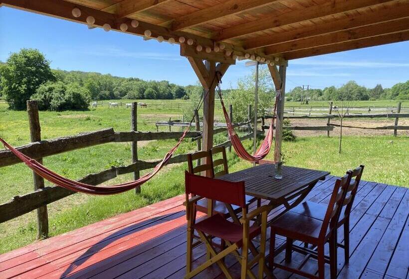 غرفة قياسية ثلاثية مزودة بشرفة, Kerca Bio Farm