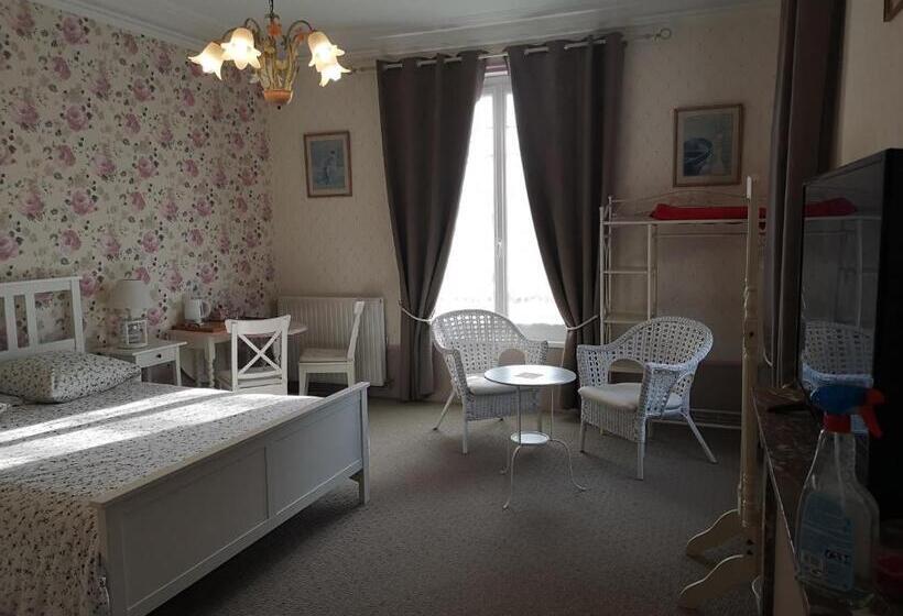 חדר סטנדרט לשלושה, La Nouvelle Criqueboise