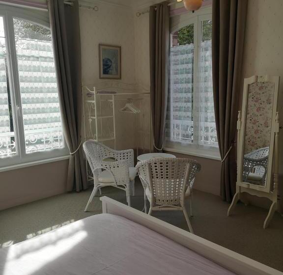 غرفة قياسية ثلاثية, La Nouvelle Criqueboise