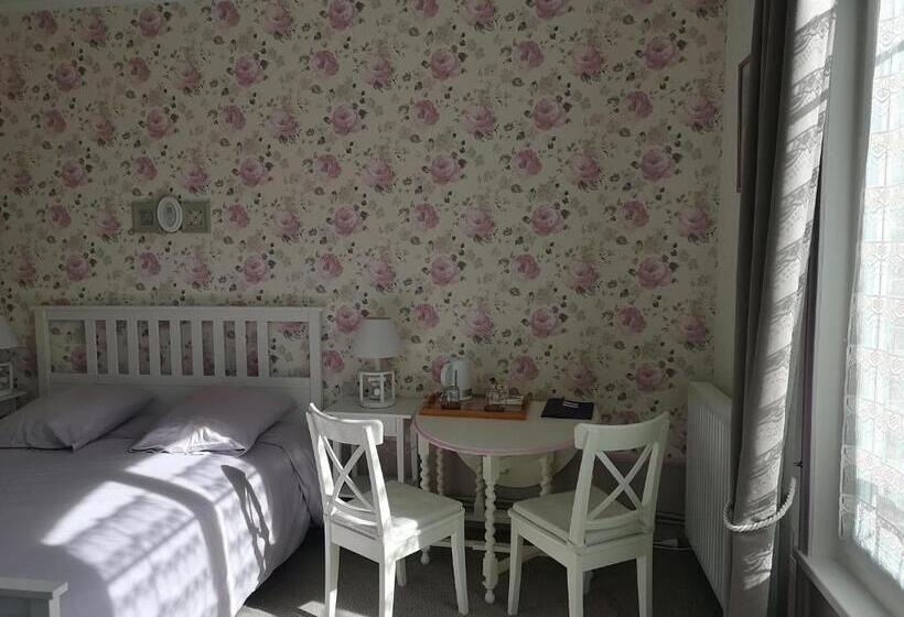 חדר סטנדרט לשלושה, La Nouvelle Criqueboise