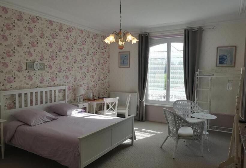 חדר סטנדרט לשלושה, La Nouvelle Criqueboise