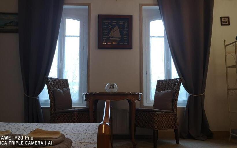 סוויטה משפחתית, La Nouvelle Criqueboise