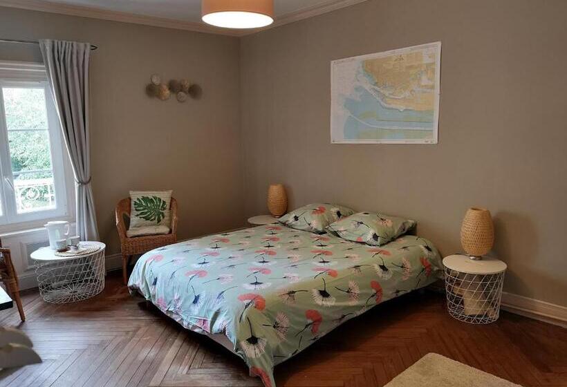 Standard room with outdoor bath, La Nouvelle Criqueboise