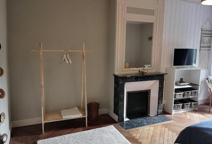 Standard room with outdoor bath, La Nouvelle Criqueboise