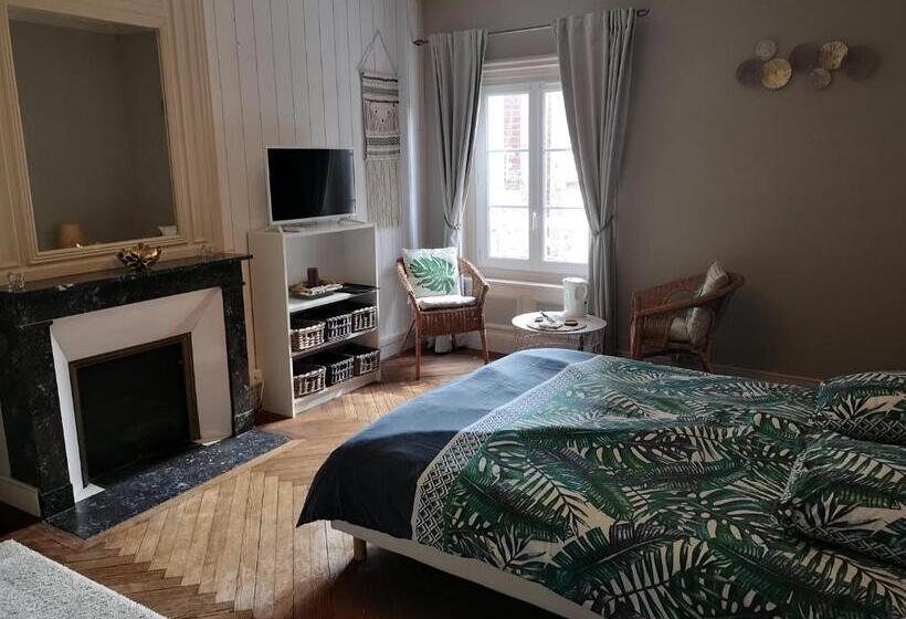 Standard room with outdoor bath, La Nouvelle Criqueboise