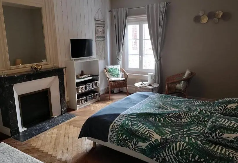 Standard room with outdoor bath, La Nouvelle Criqueboise