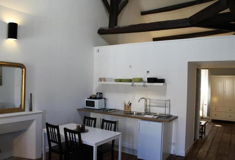 스탠다드 스튜디오 킹침대, Maison Charles Maurice