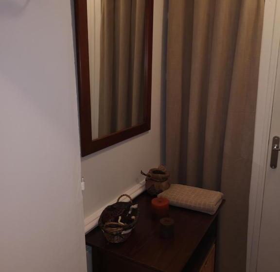 إستوديو قياسى مطلّ علي الحديقة, La Nouvelle Criqueboise