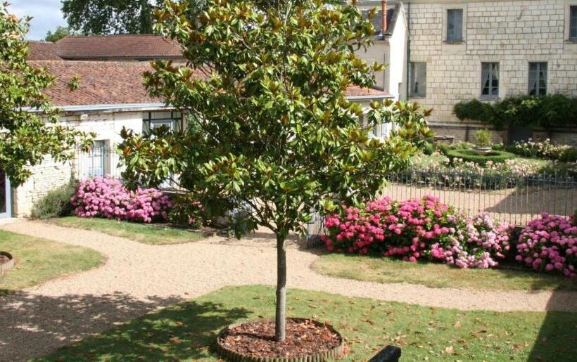 חדר סופריור נוף לגינה, Château De Bournand B&b