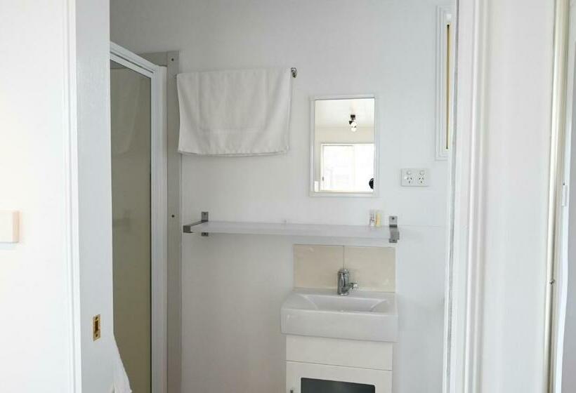 Estúdio Standard, Crows Nest Tourist Park