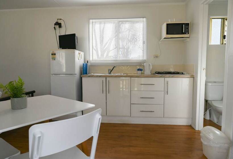 Студия Deluxe, Crows Nest Tourist Park