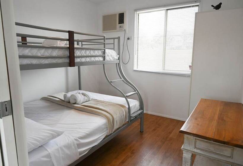 Дом 2 Спальни, Crows Nest Tourist Park