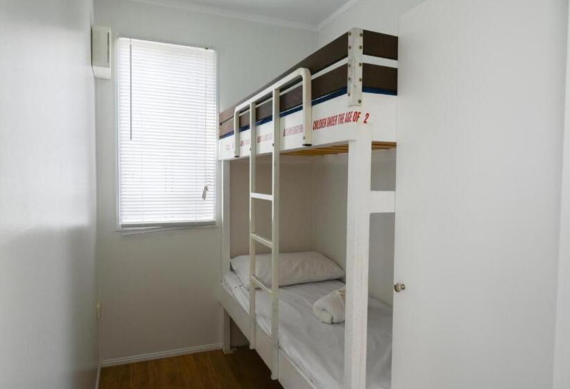 Семейное Студио, Crows Nest Tourist Park