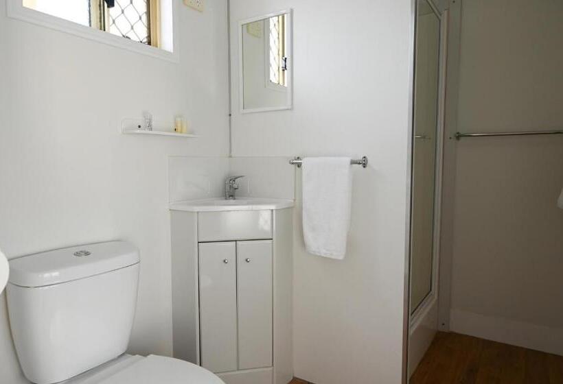 ファミリーステューディオ, Crows Nest Tourist Park