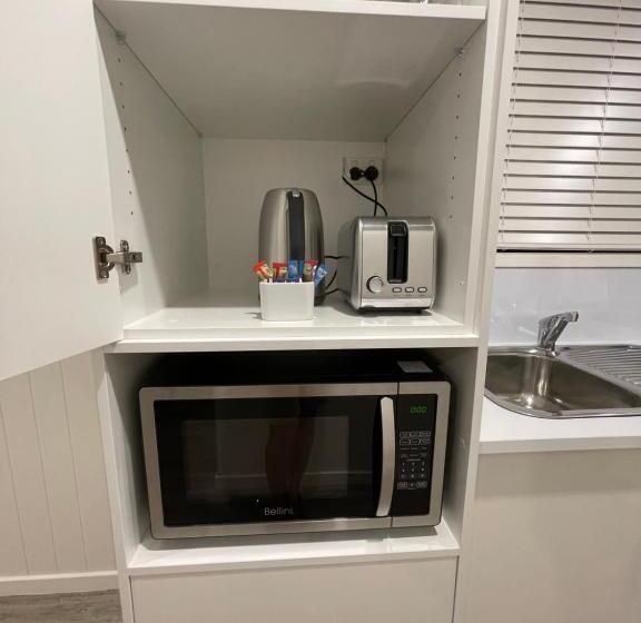 Bungalow Superior, Crows Nest Tourist Park