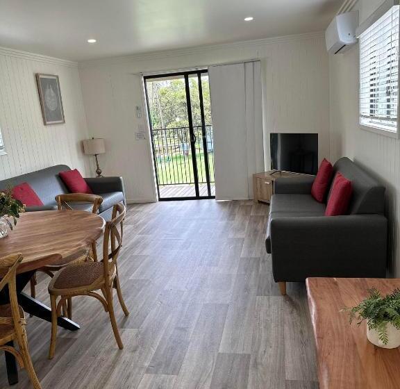 Бунгало Superior, Crows Nest Tourist Park