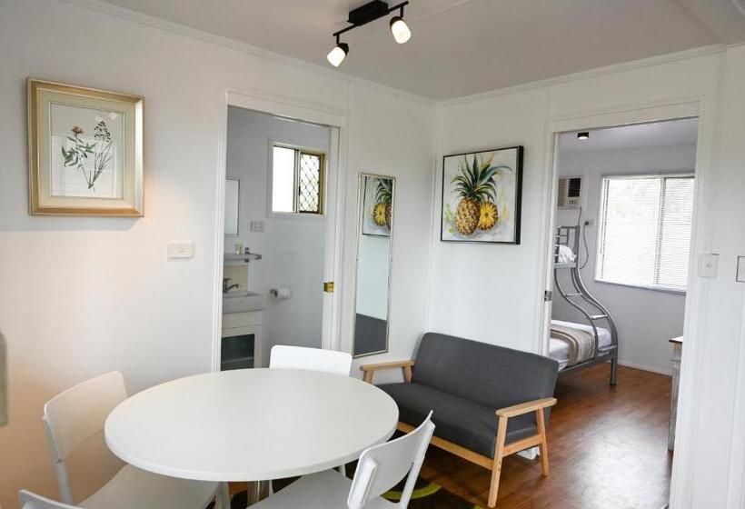 Дом 2 Спальни, Crows Nest Tourist Park