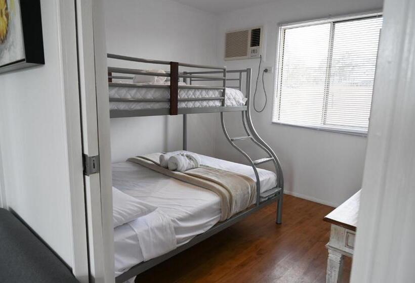 Дом 2 Спальни, Crows Nest Tourist Park