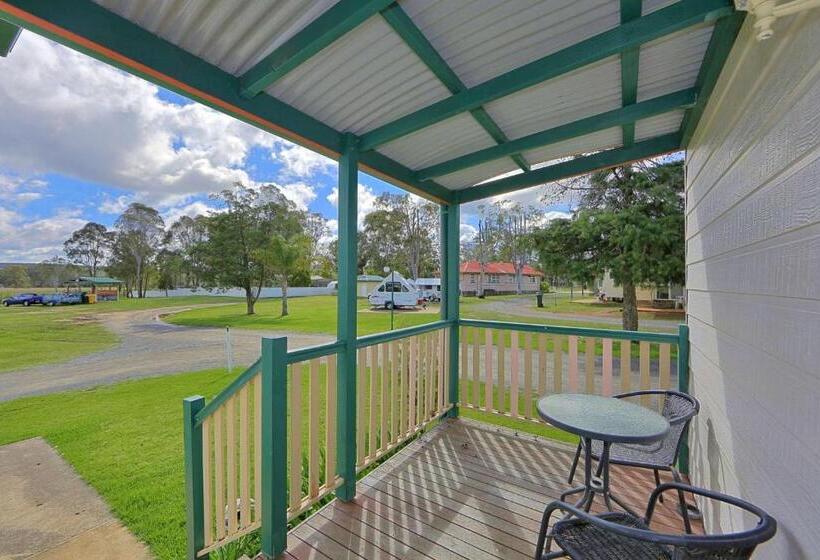 Casa 2 Dormitórios, Crows Nest Tourist Park