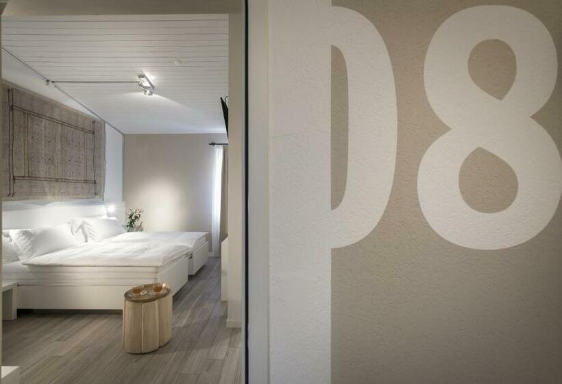 Standard Studio, Cp Resort