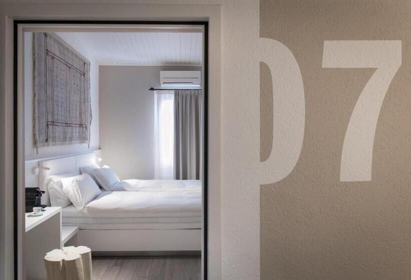 Standard Studio, Cp Resort