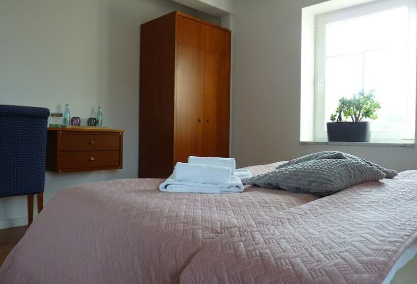 Номер Basic, Schloss Weißenburg