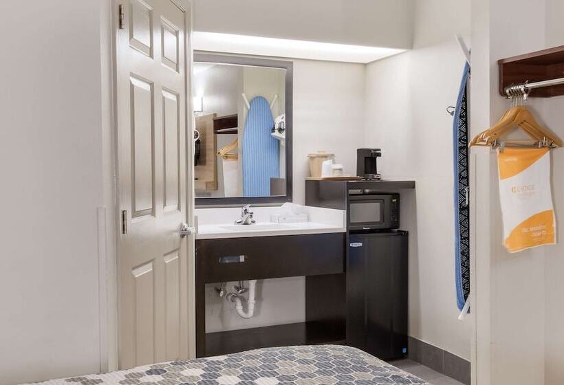 스탠다드 룸 더블 침대 2개, Econo Lodge