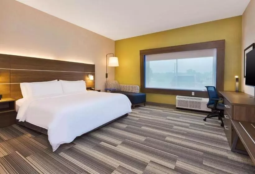 キングサイズベッドのスタンダードルーム, Holiday Inn Express & Suites   Milan   Sandusky Area, An Ihg