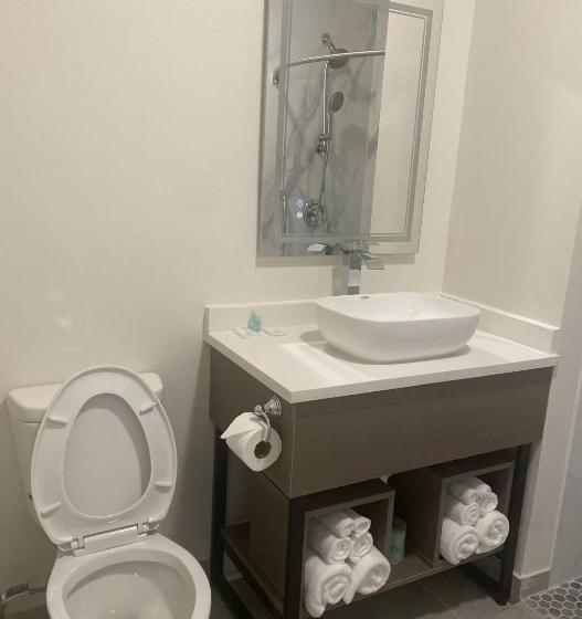 جناح, Mainstay Suites Columbia Harbison