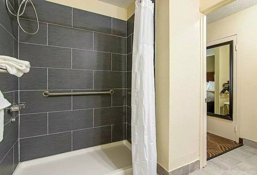 ２ダブルベッドのスタンダードルーム, Quality Inn Concord Kannapolis