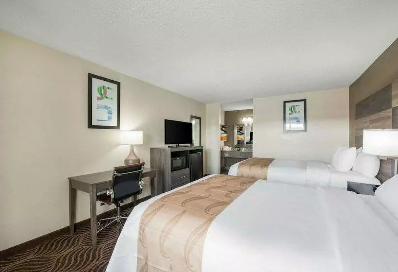 ２ダブルベッドのスタンダードルーム, Quality Inn Concord Kannapolis
