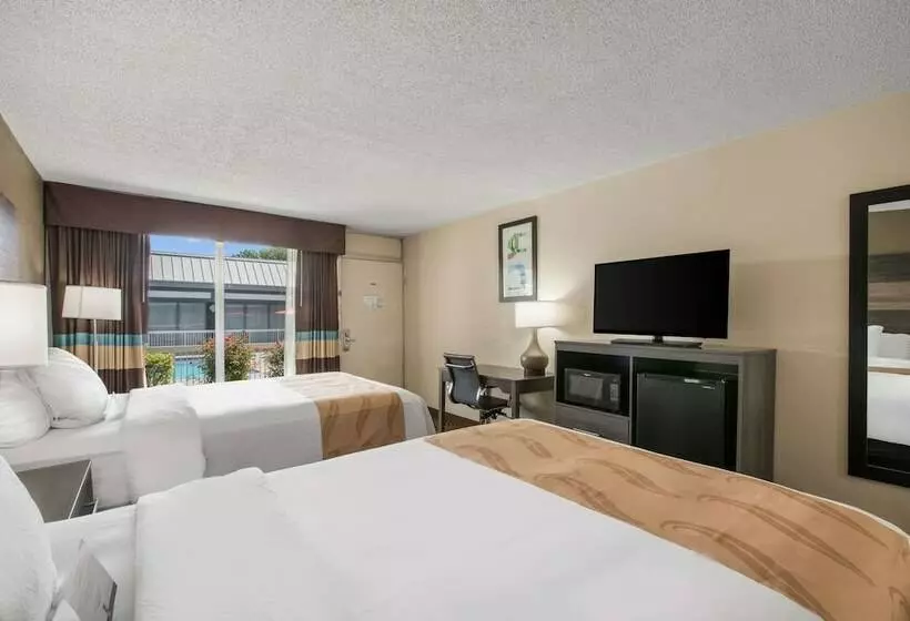 ２ダブルベッドのスタンダードルーム, Quality Inn Concord Kannapolis