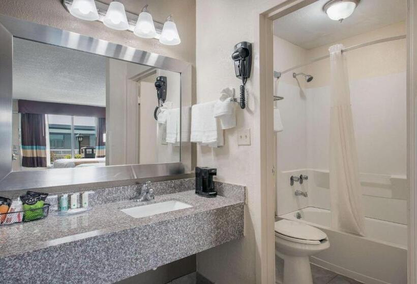 스탠다드 룸 더블 침대 2개, Quality Inn Concord Kannapolis