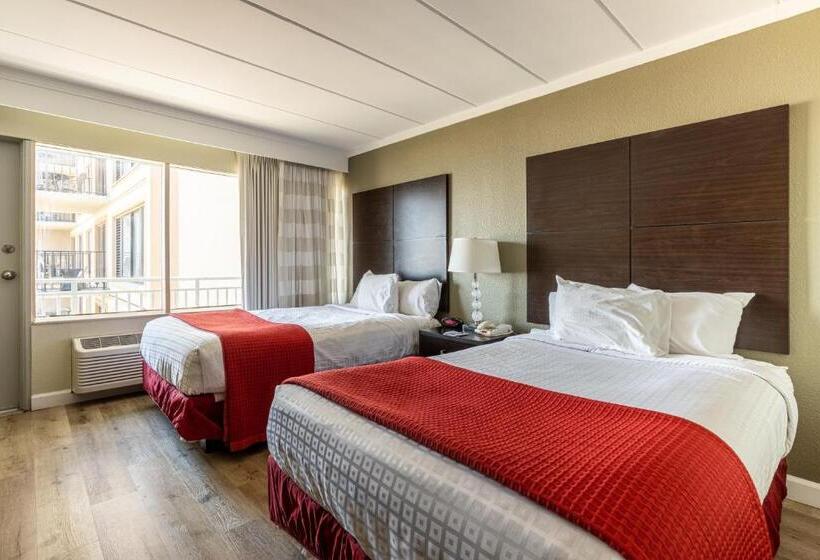 带2个双人床的标准工作室, Sandcastle Resort