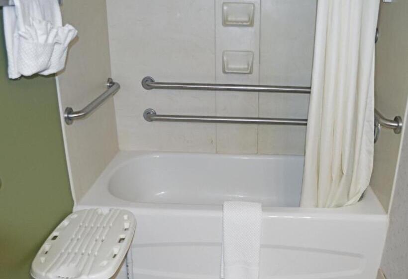 Люкс Адаптированный для Инвалидов, Sleep Inn & Suites Virginia Horse Center