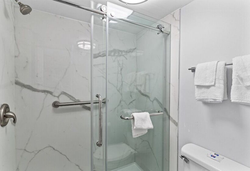 غرفه قياسيه سريرين مزدوجين, Studio 6 Wilmington, Nc