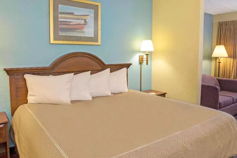 キングサイズベッドのスタンダードルーム, Super 8 Motel By Wyndham Near Fort Lauderdale Arpt