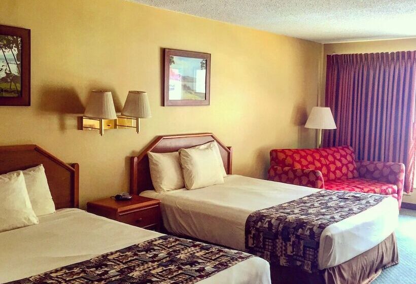 带2个双人床的标准工作室, Super 8 By Wyndham Lake George/downtown