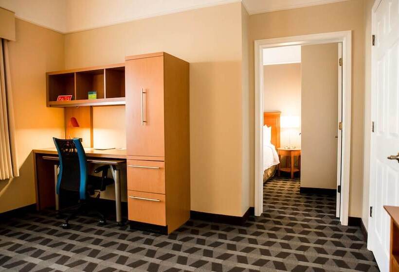 스위트, Towneplace Suites Fredericksburg