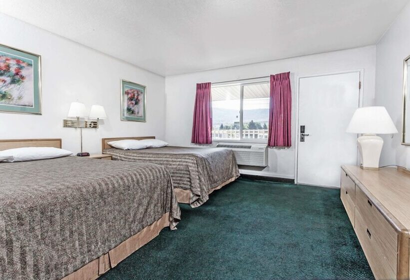 غرفه قياسيه سريرين مزدوجين, Travelodge By Wyndham La Grande