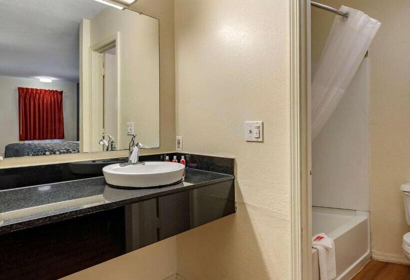 キングサイズベッドのスタンダードルーム, Quality Inn & Suites