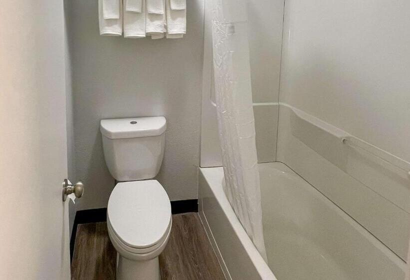 身障者適用キングサイズベッドルーム, Quality Inn & Suites