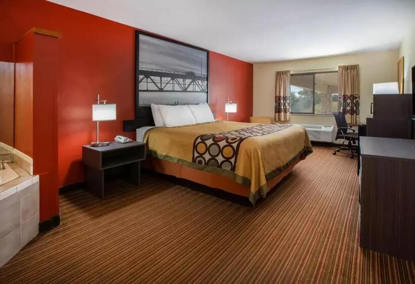 キングサイズベッドのスイートルーム, Super 8 By Wyndham Big Rapids