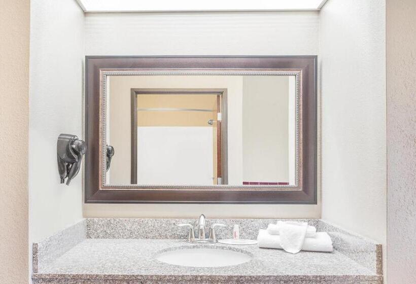 غرفة عائلية, Super 8 By Wyndham Central City