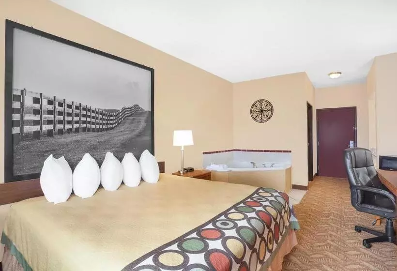 キングサイズベッドのデラックススイート, Super 8 By Wyndham Central City