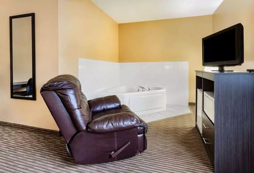 سوییت لوکس, Super 8 By Wyndham Fort Dodge Ia