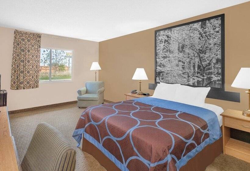 جناح, Super 8 By Wyndham Seville