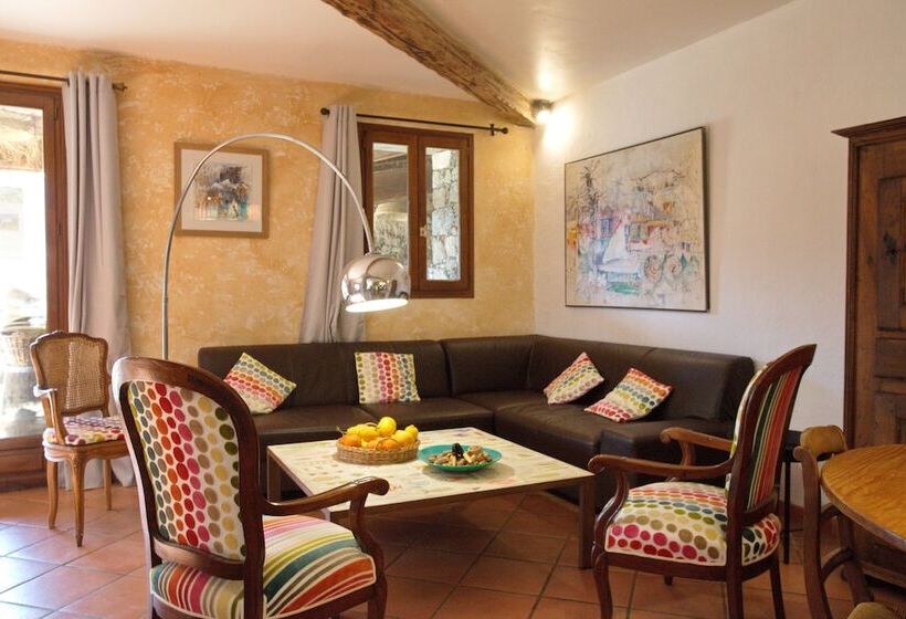 חדר סטנדרט לשלושה, A Muvrella