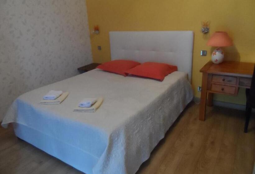 חדר סטנדרט לשלושה עם נוף לגינה, Cafecouet Breizh